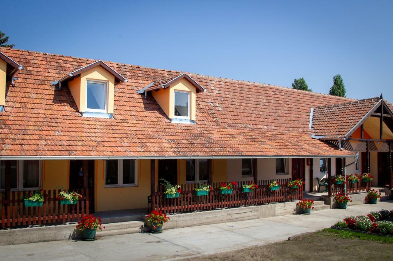 Casa Simon 2 Apartment Subotica Bagian luar foto