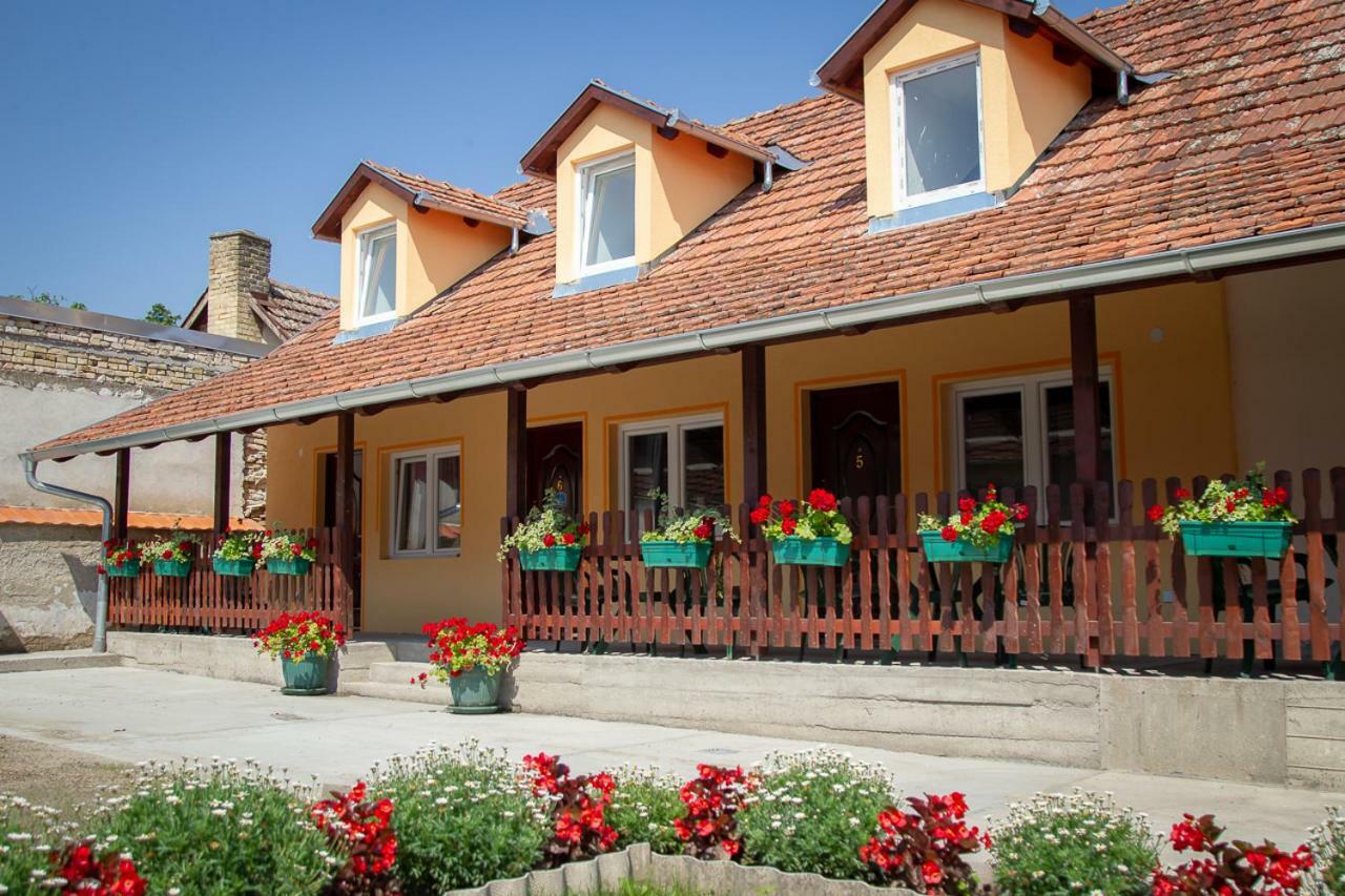 Casa Simon 2 Apartment Subotica Bagian luar foto